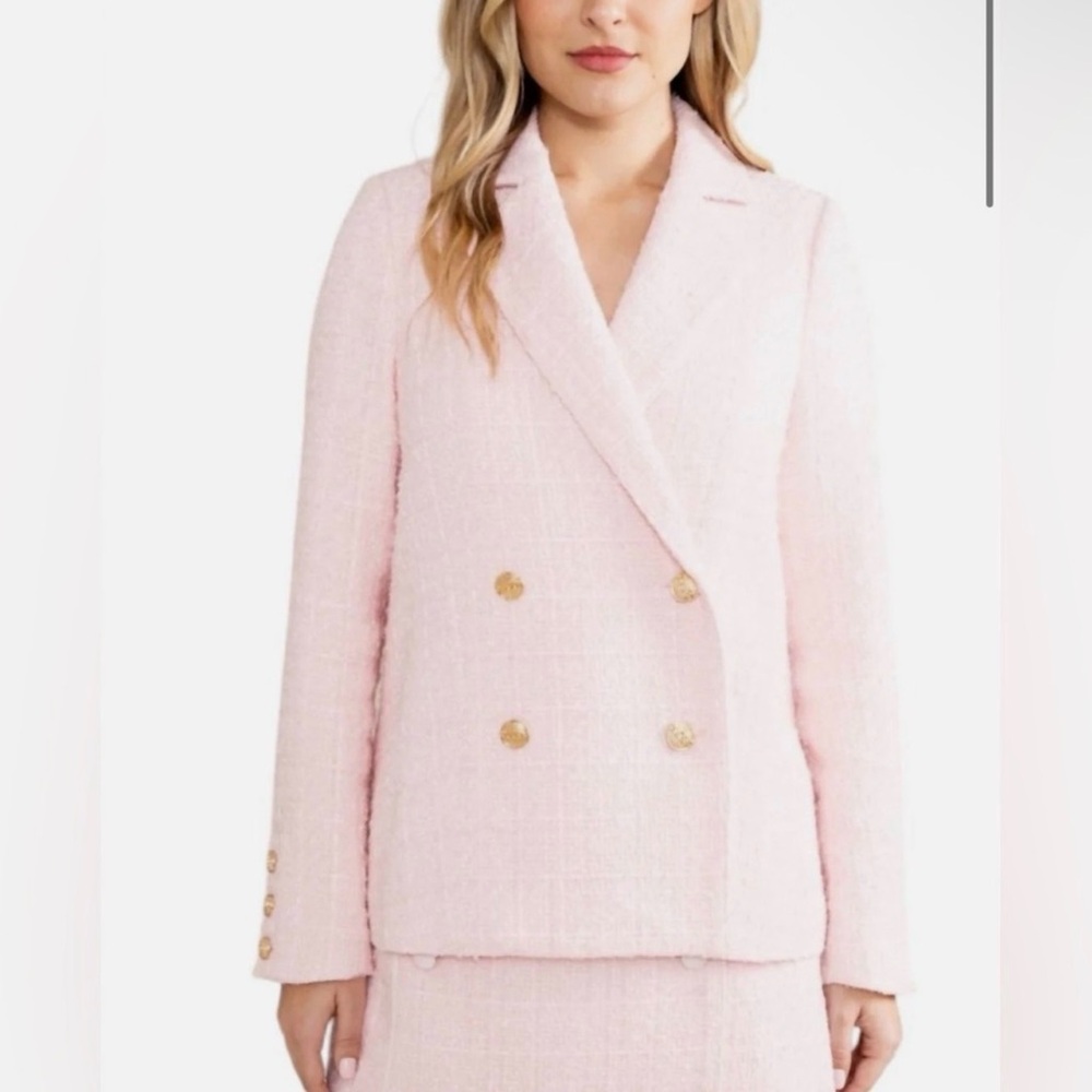 Elegant Light Pink Double-Breasted Blazer